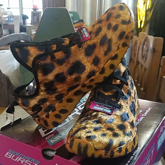 skechers burst hit the town